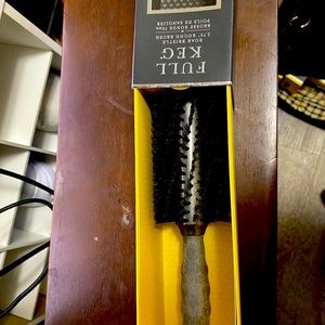 Full Keg; Boar bristle 2.75” Round brush ,New